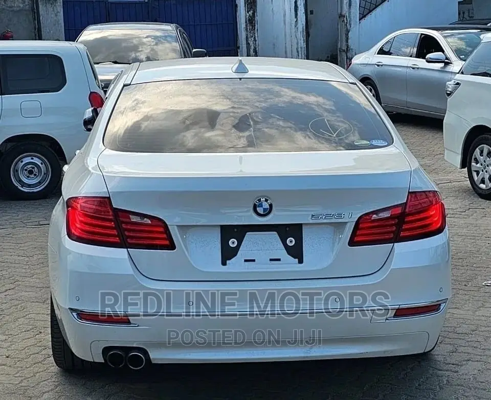 BMW 528i 2016 Pearl