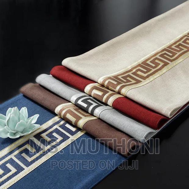 Linen Jacquard Table Runners - thumbnail 4