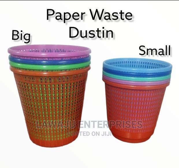 Star Plastic Dust Bin - main view