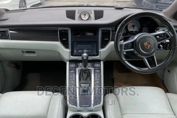 Porsche Macan 2017 Black - thumbnail 3