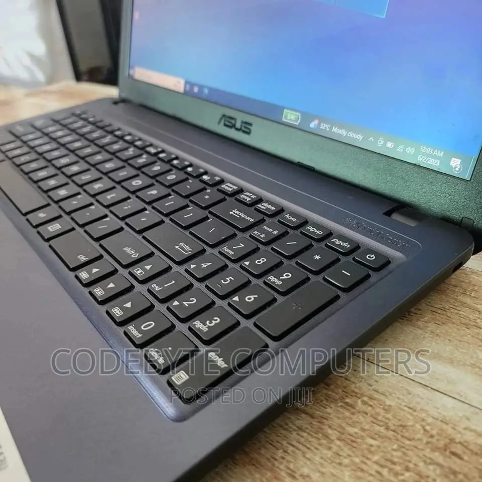 New Laptop Asus 8GB Intel Core i5 HDD 1T