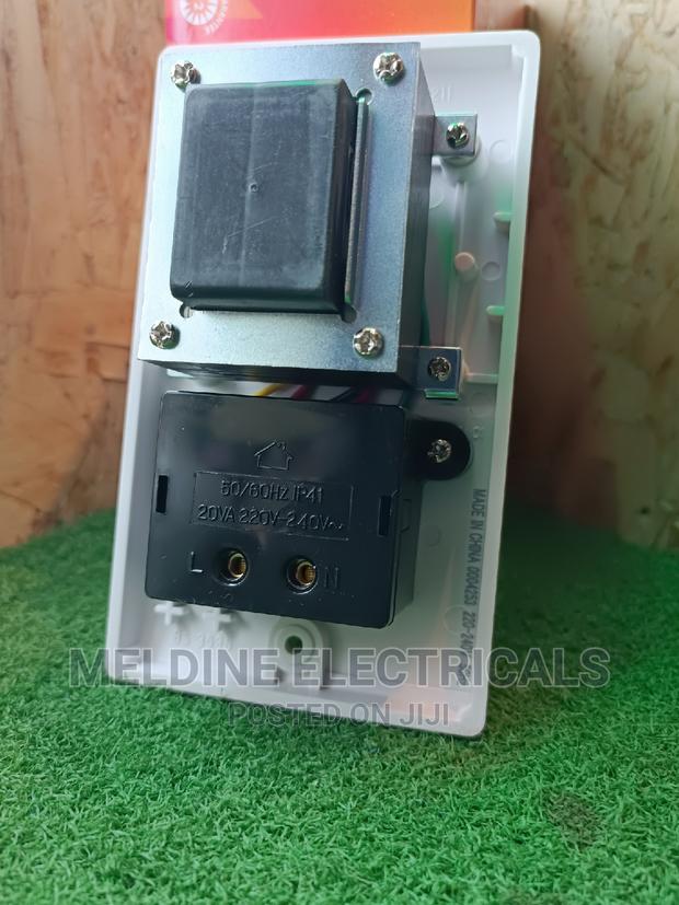 Shaver Light Socket - thumbnail 3