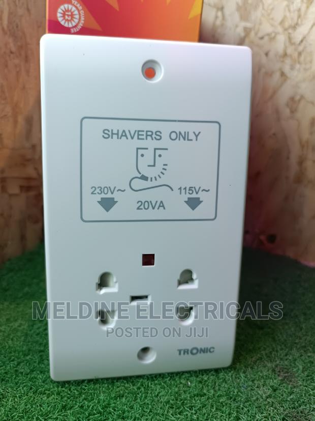 Shaver Light Socket