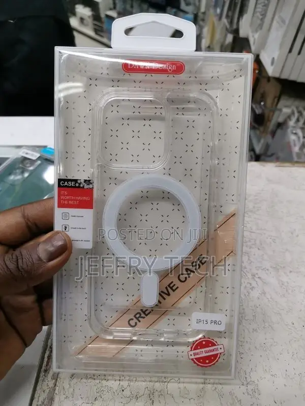 For iPhone 15 Pro Clear Case Mag Cover