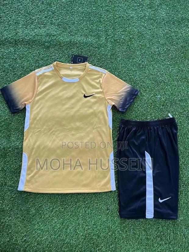 Latest Football Kits - thumbnail 3