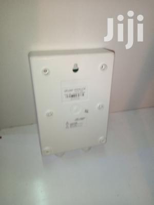 AVS 30, Automatic Voltage Switch