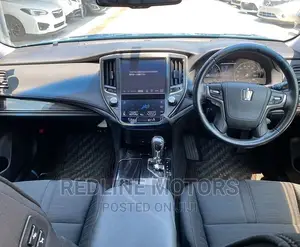 Toyota Crown 2016 Blue