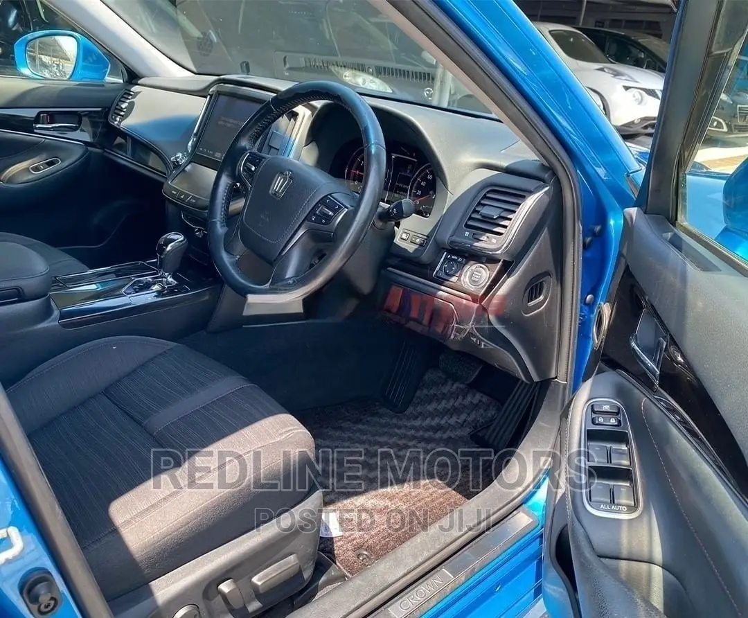 Toyota Crown 2016 Blue