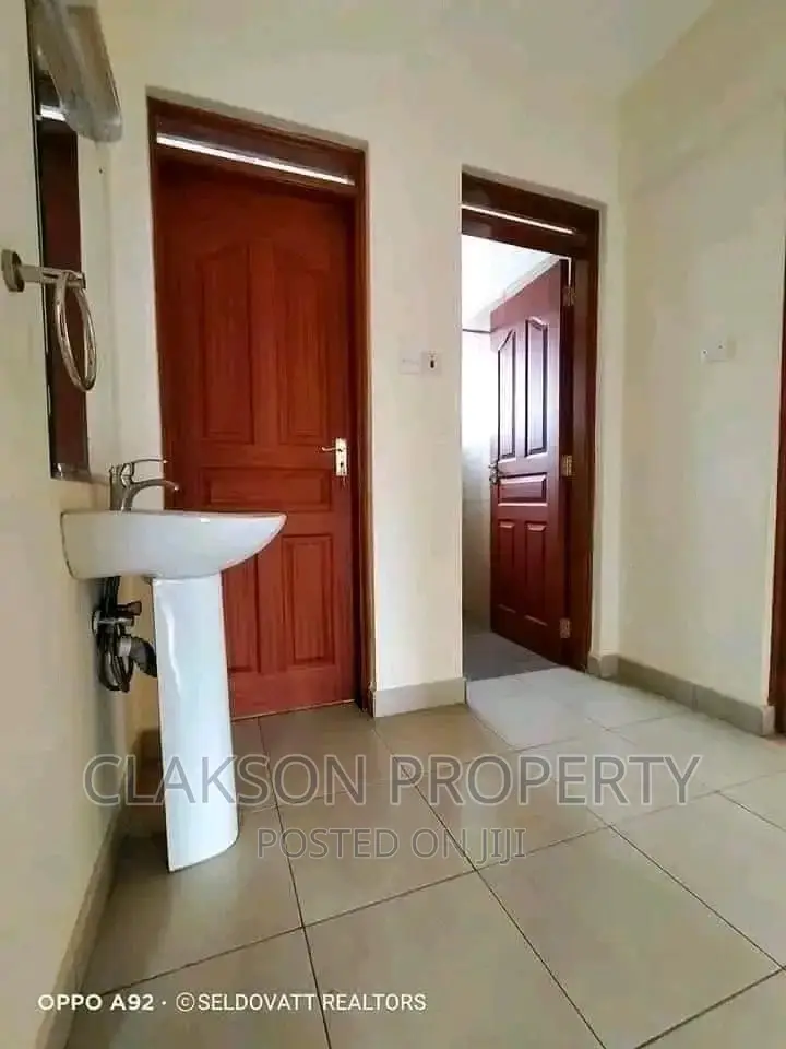 2bdrm Apartment in Rescosco, Kilimani for rent