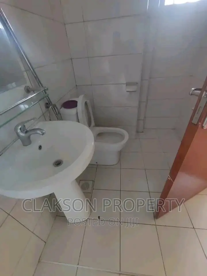3bdrm Apartment in Naivasha Road, Dagoretti for rent