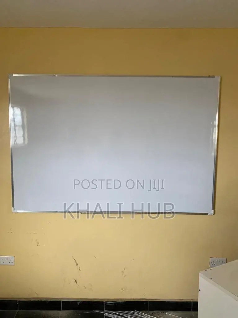 Whiteboard Whiteboard √ 6ftx4ft