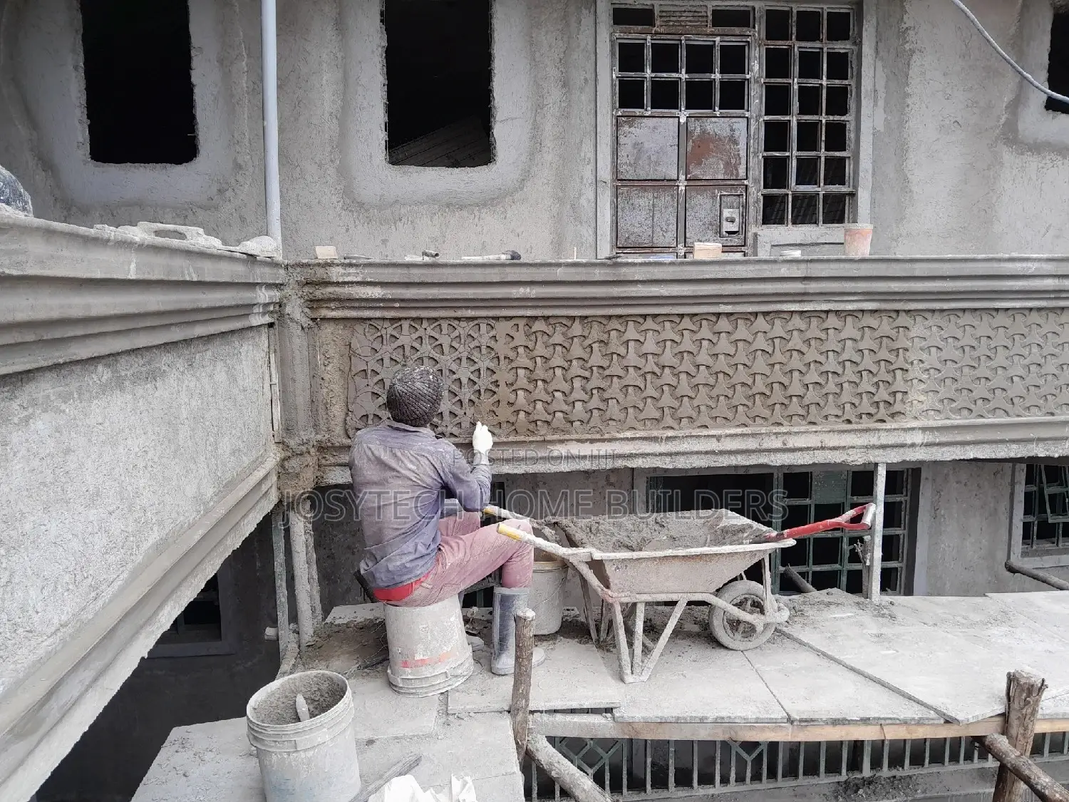 MOULDINGS FUNDI ( Great Job)