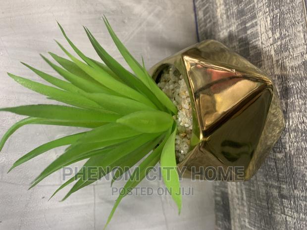 Elegant Table Decor Flowers - thumbnail 2