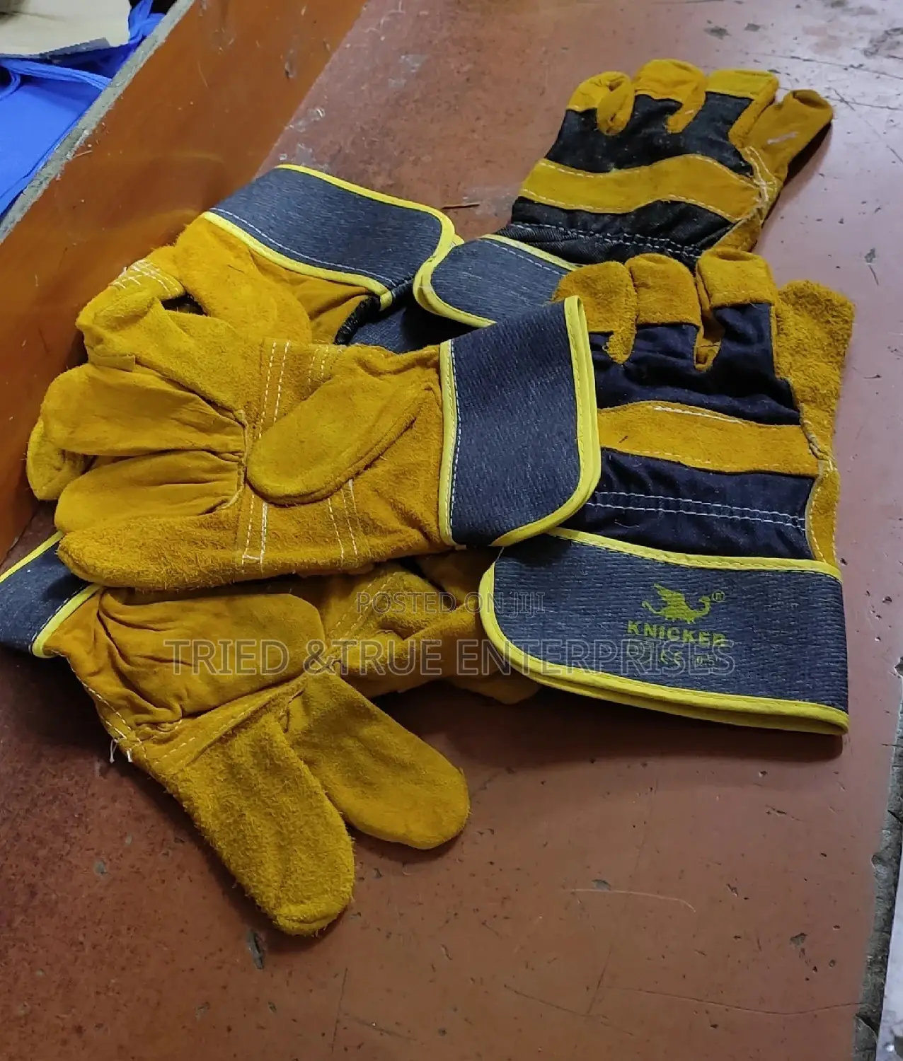 Ordinary Gloves