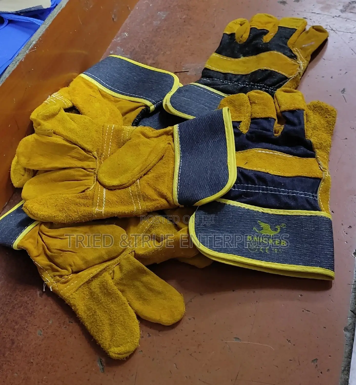 Ordinary Gloves