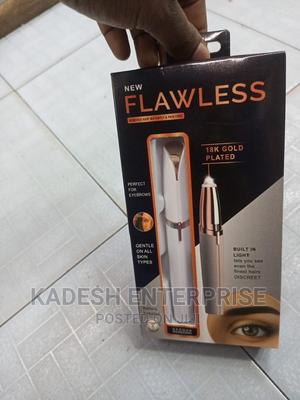 Flawless Eyebrows Shaver - main view