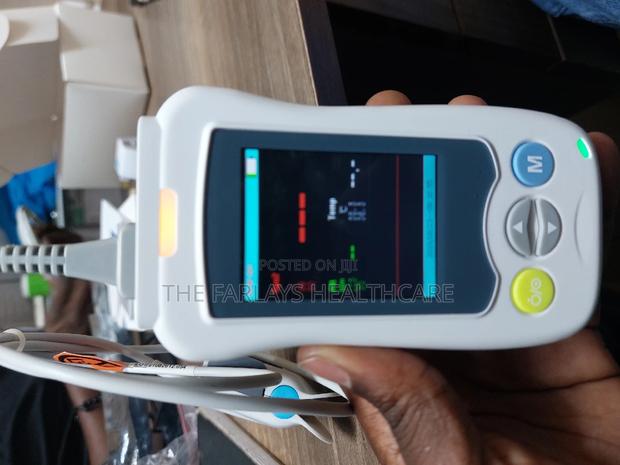 Pulse Oximeter Handheld. - thumbnail 3