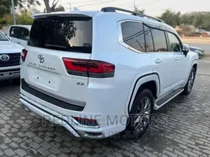 Toyota Land Cruiser 2018 White