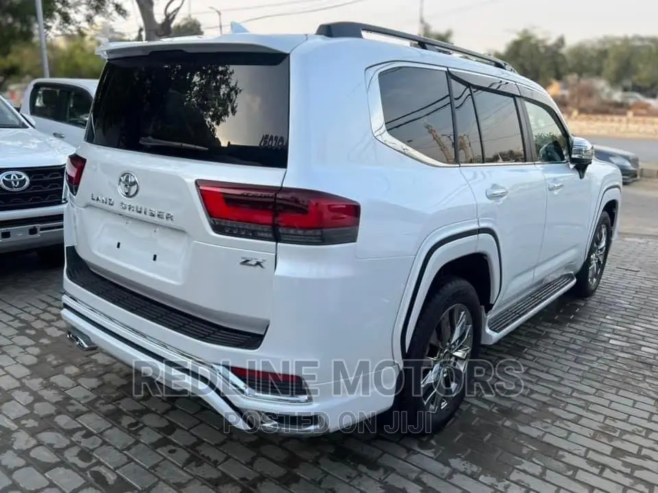 Toyota Land Cruiser 2018 White