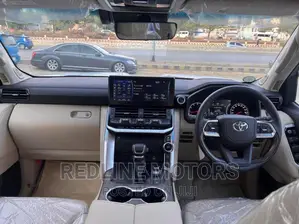 Toyota Land Cruiser 2018 White