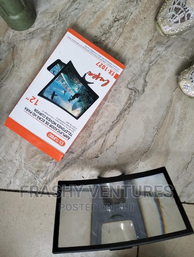 12 Inches Curved Magnifier - thumbnail 2