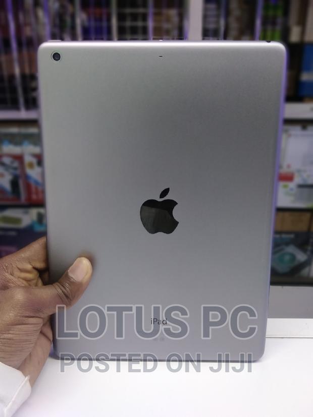 Apple iPad Air 32 GB Silver - thumbnail 2