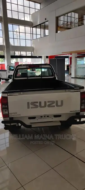 New Isuzu D-MAX 2023 White
