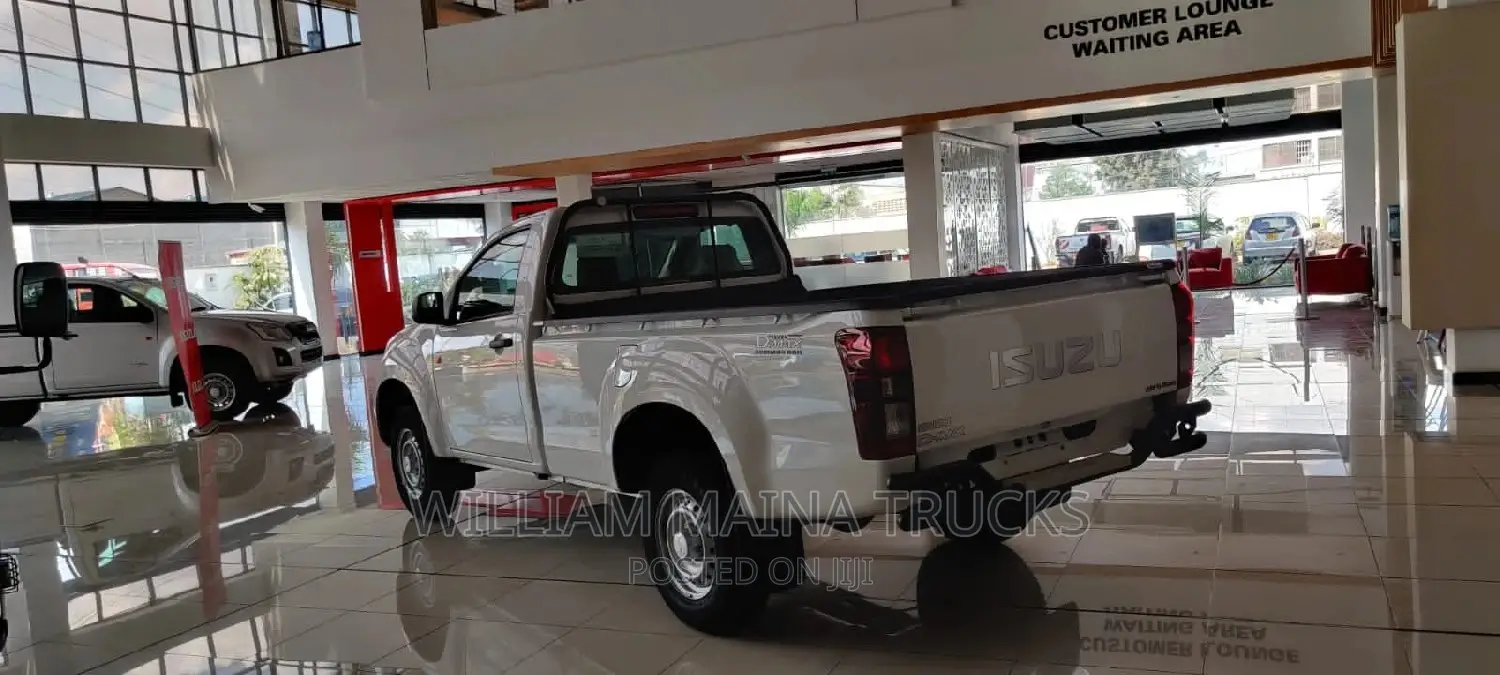 New Isuzu D-MAX 2023 White