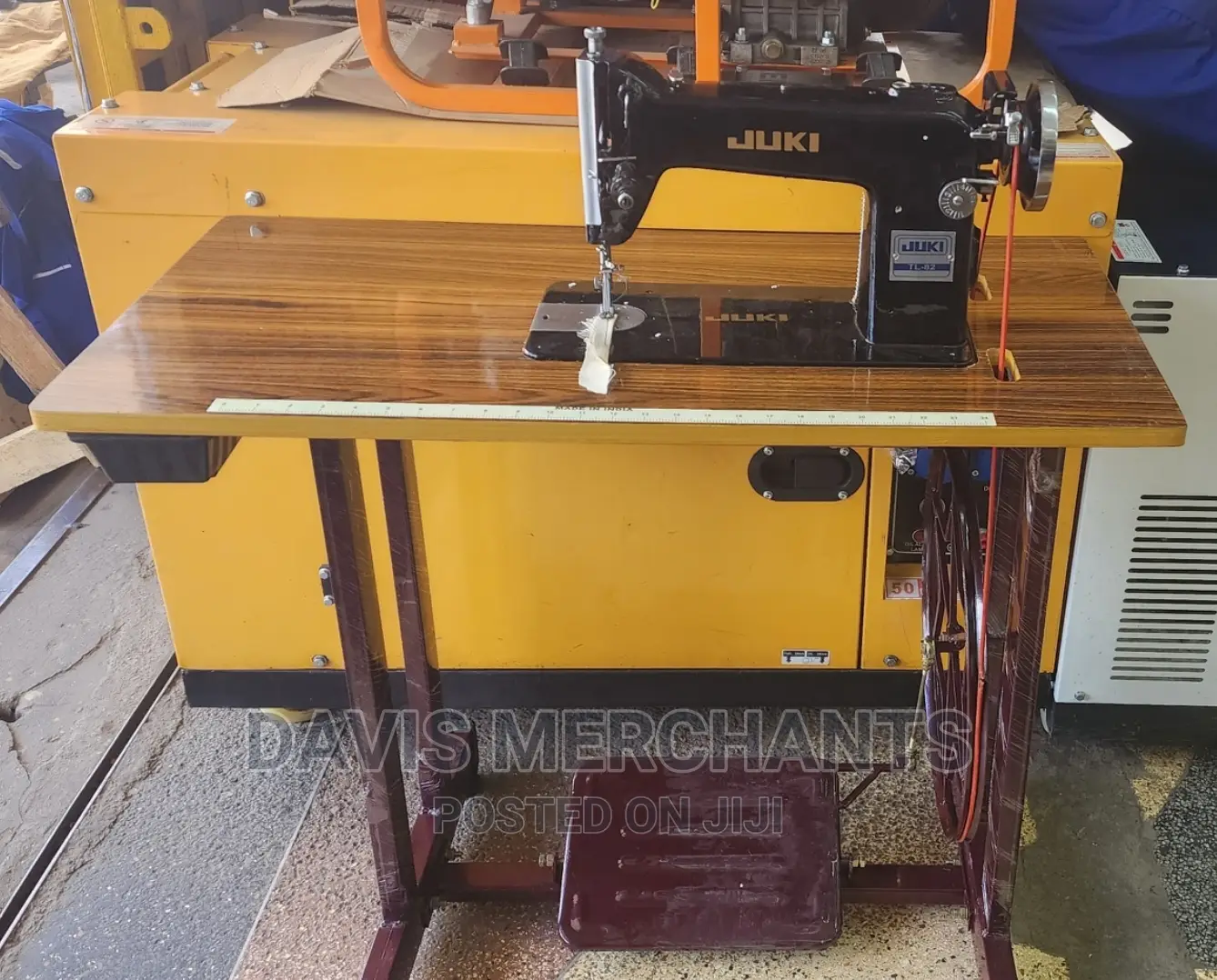 Industrial Sewing Machine Ķ