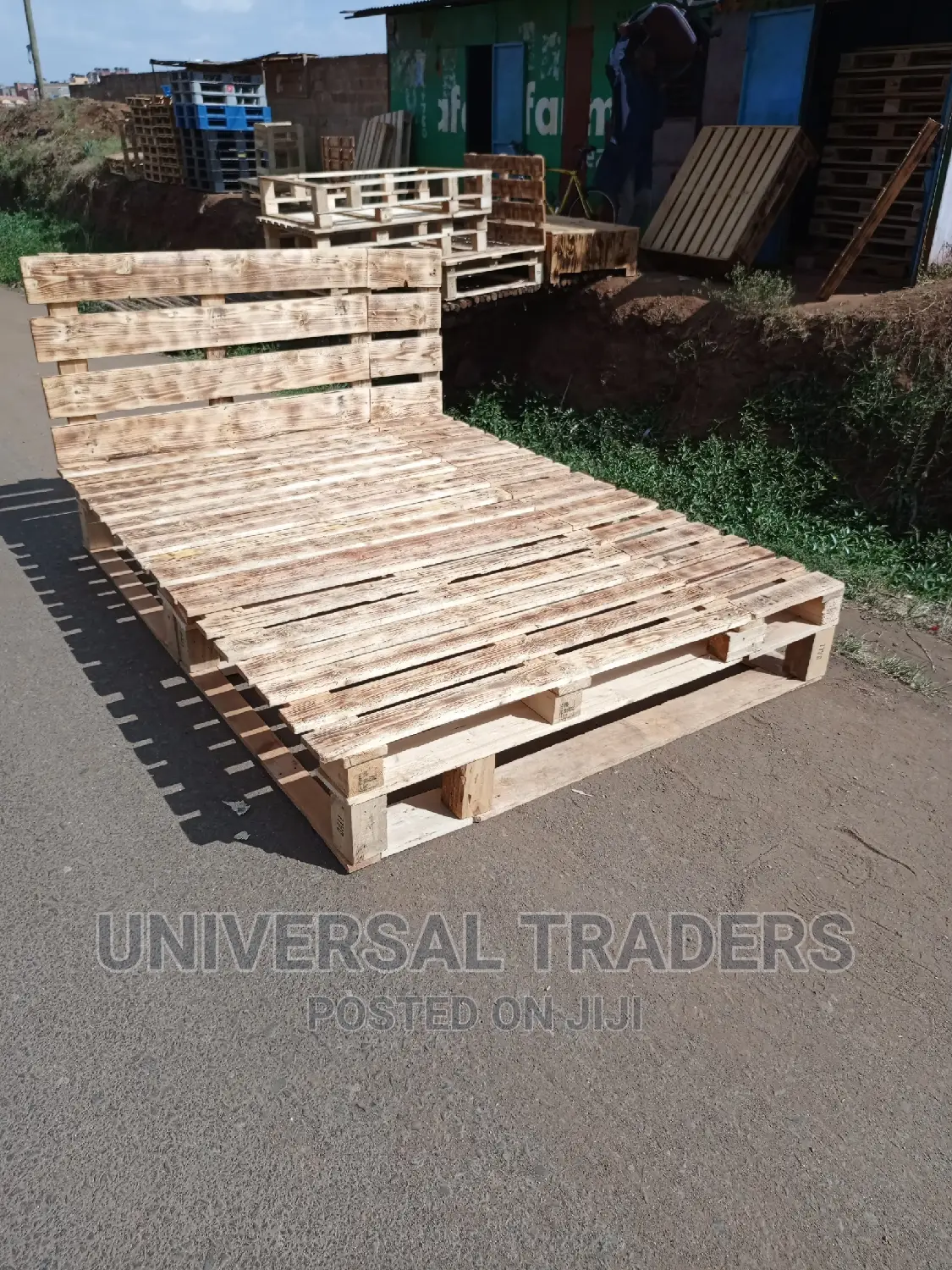 5 by 6 Pallet Bed - Blazed Pallet Bed