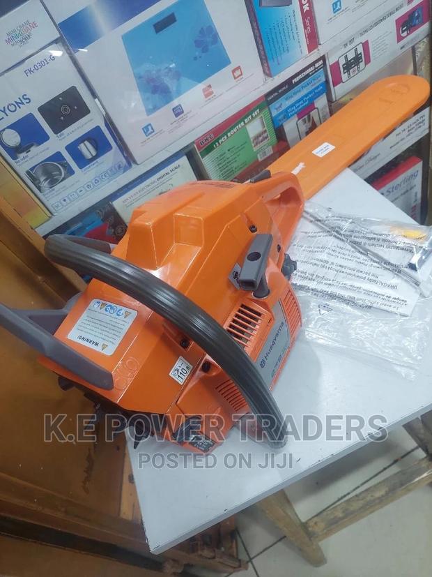 Powerful Gasoline Brazil Husqvarna Powersaw - main view