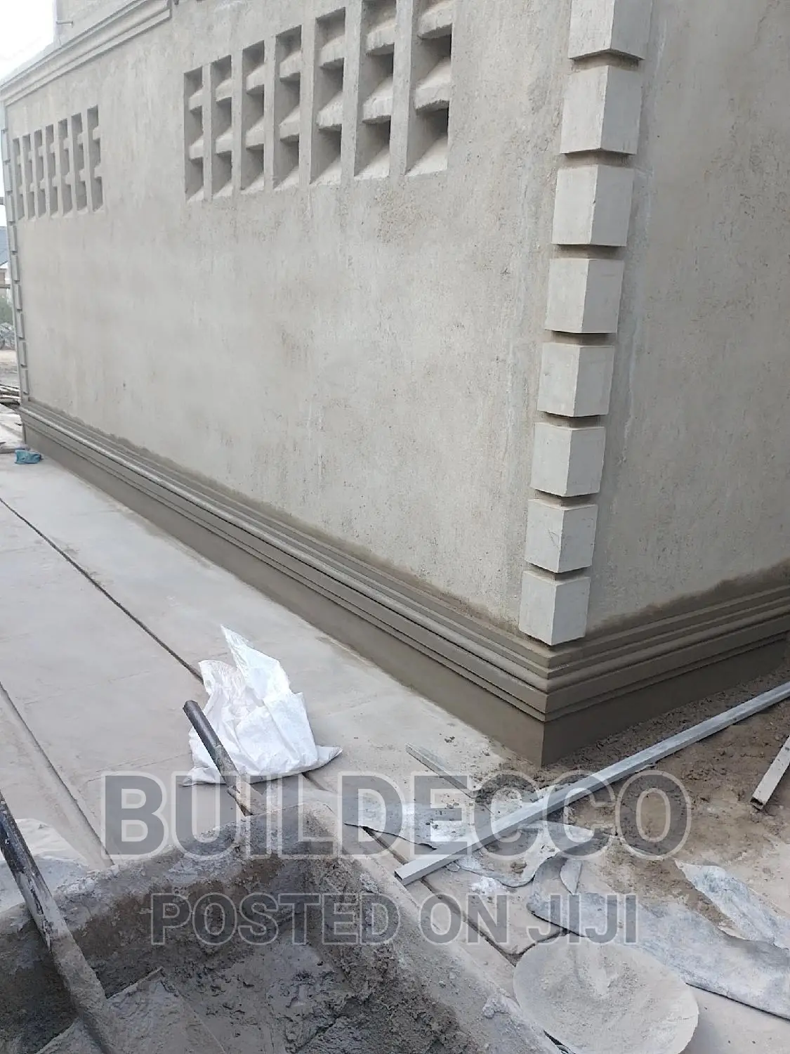Moulding DesignCement Sand Exterior Decorations in Roysambu Building