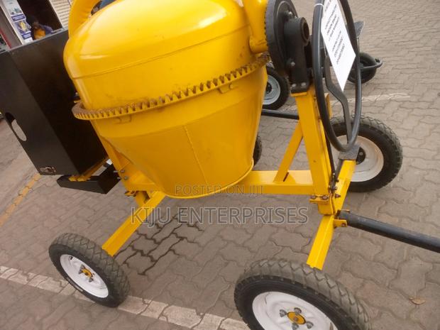 Concretemixer in Stock - main view