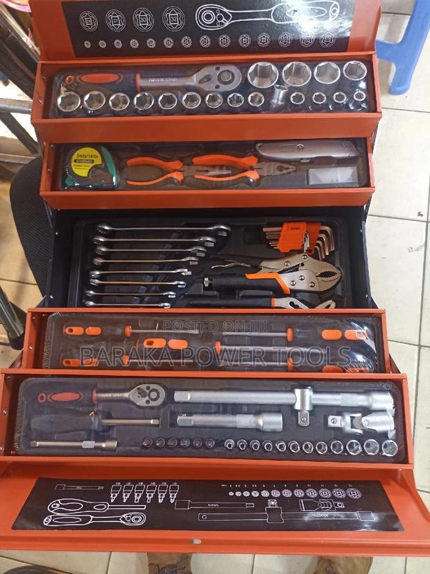 85pcs Toolset With Metal Box