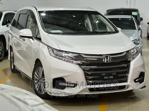 Honda Odyssey 2017 White: Modern Minivan with Style and Space