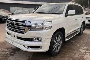 Toyota Land Cruiser 2017 White