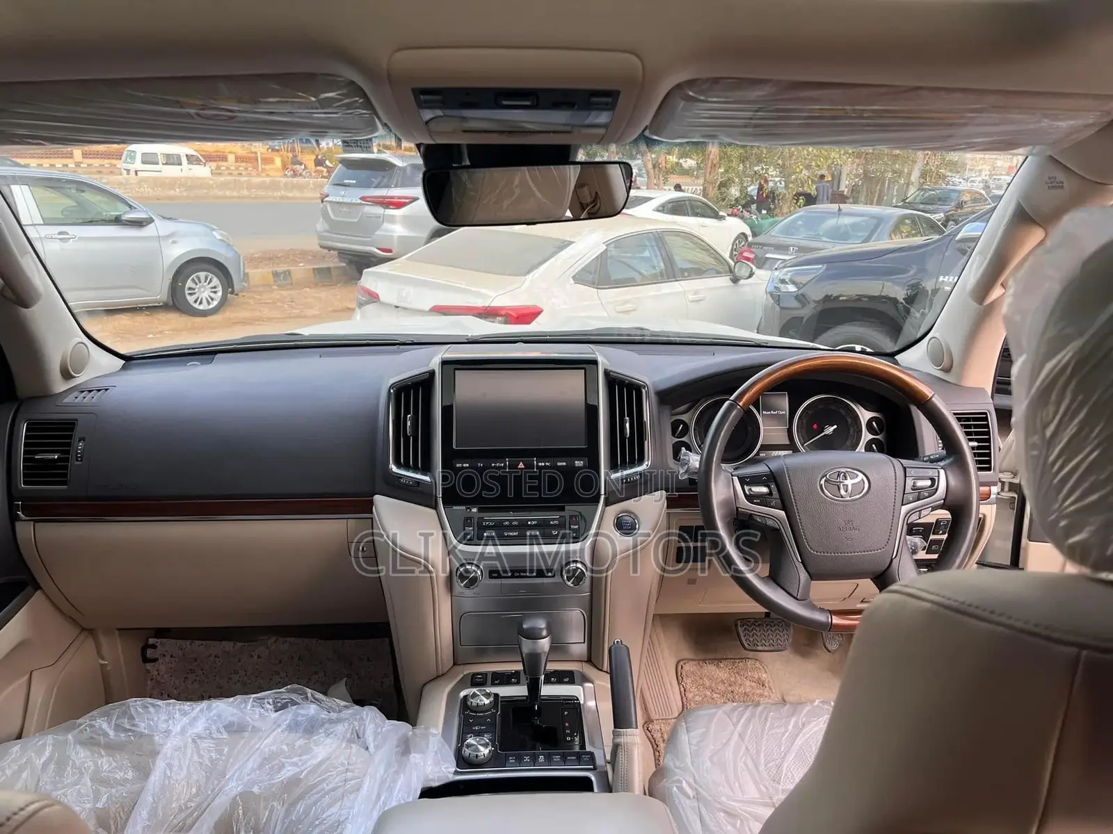 Toyota Land Cruiser 2017 White