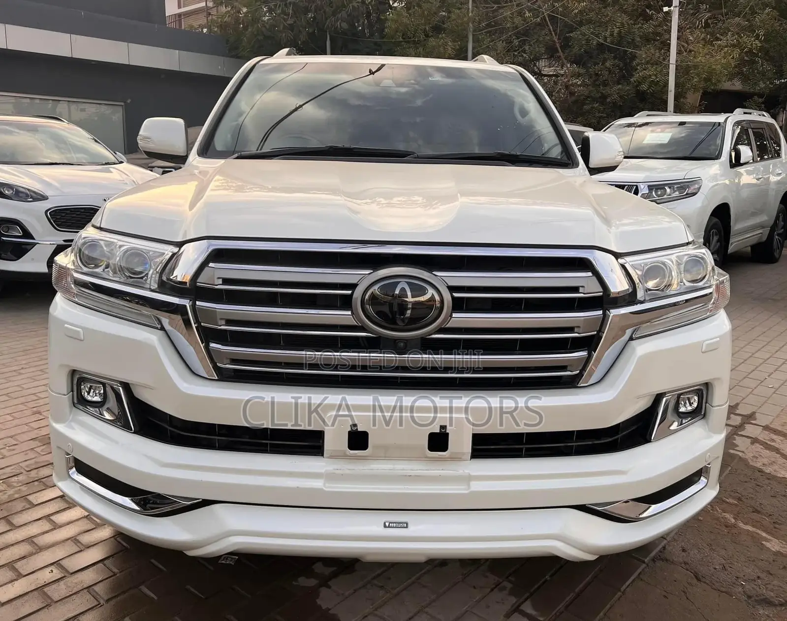 Toyota Land Cruiser 2017 White