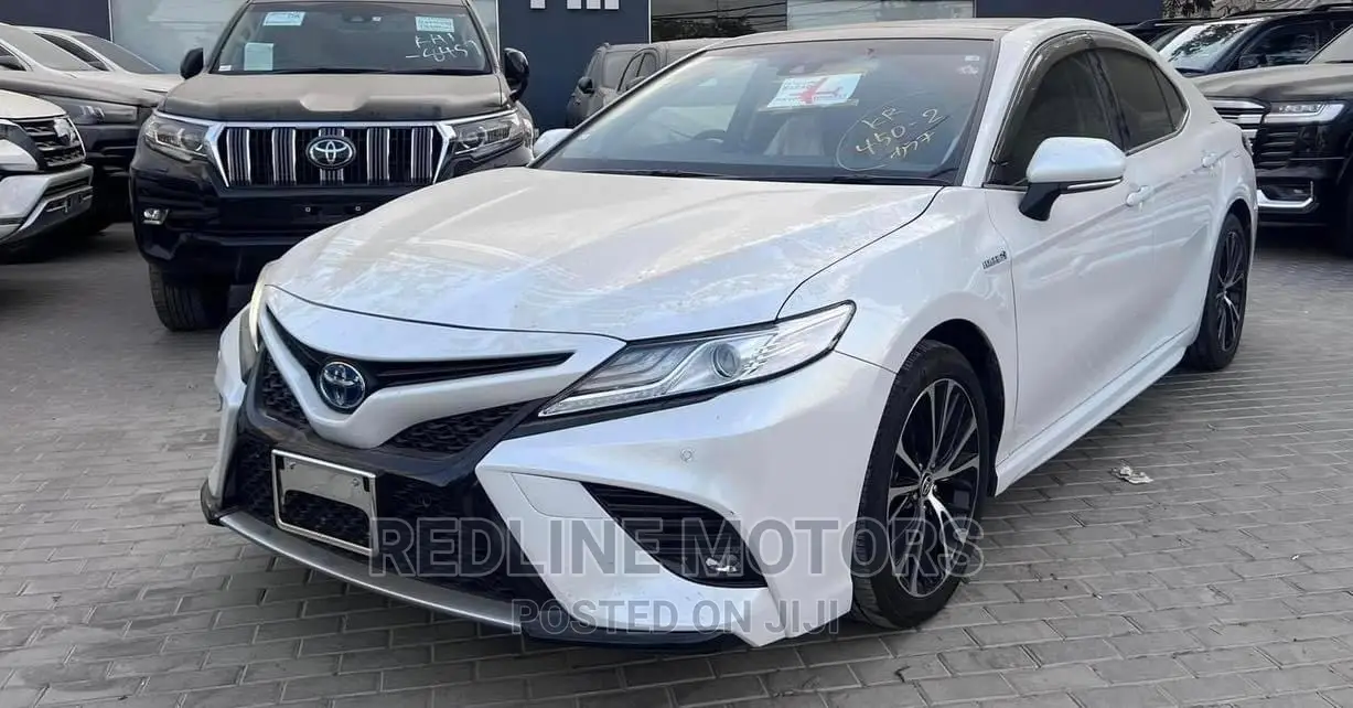 Toyota Camry 2018 White