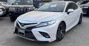 Toyota Camry 2018 White