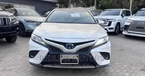 Toyota Camry 2018 White