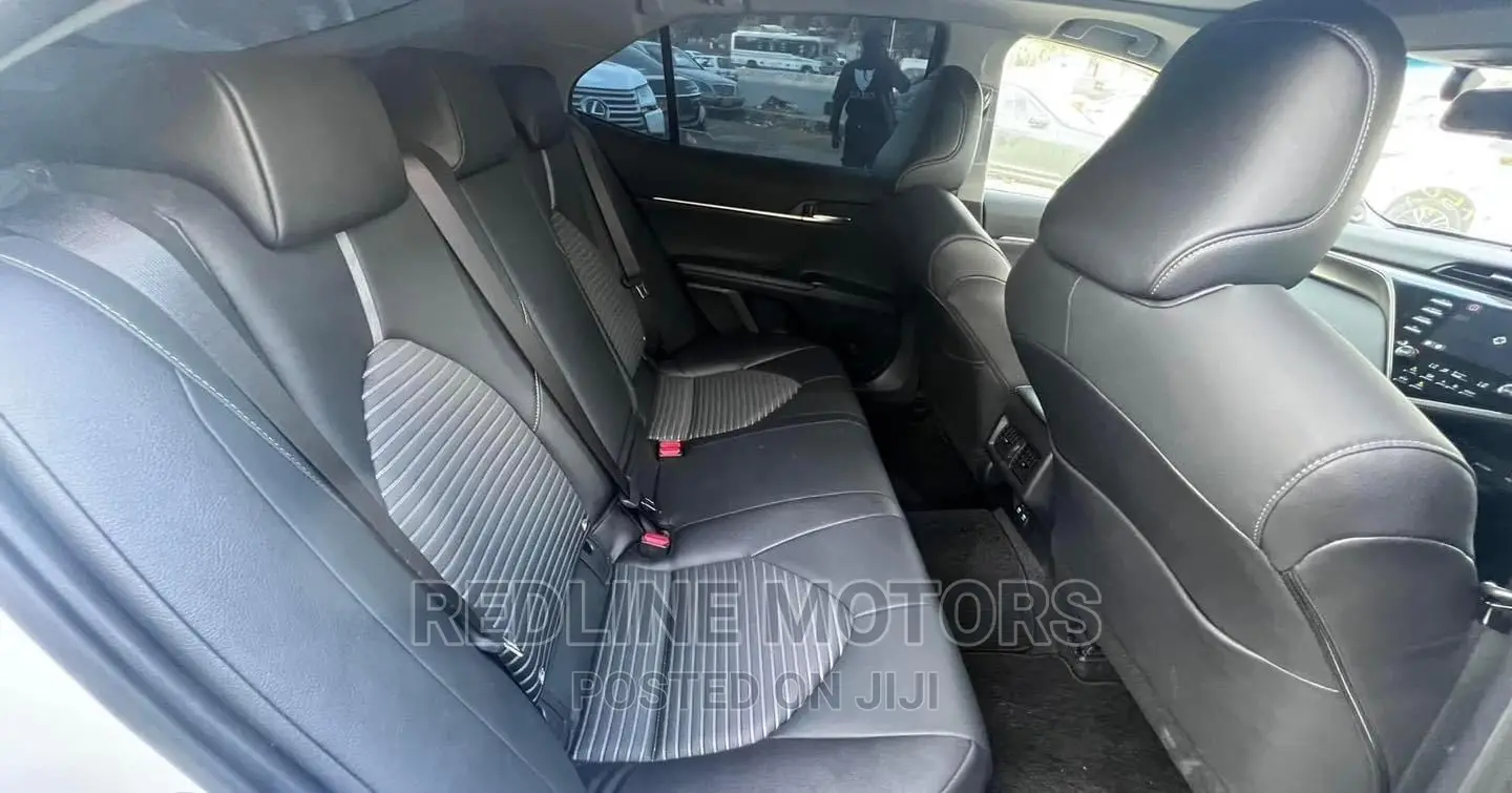 Toyota Camry 2018 White