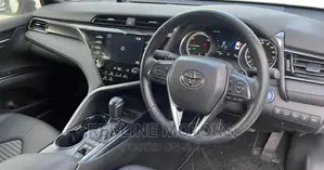 Toyota Camry 2018 White