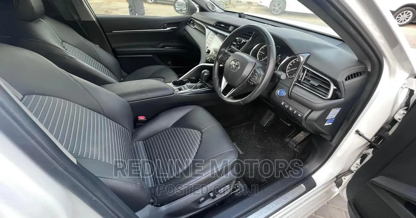 Toyota Camry 2018 White