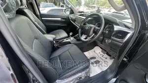 Toyota Hilux 2022 Black