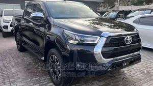 Toyota Hilux 2022 Black