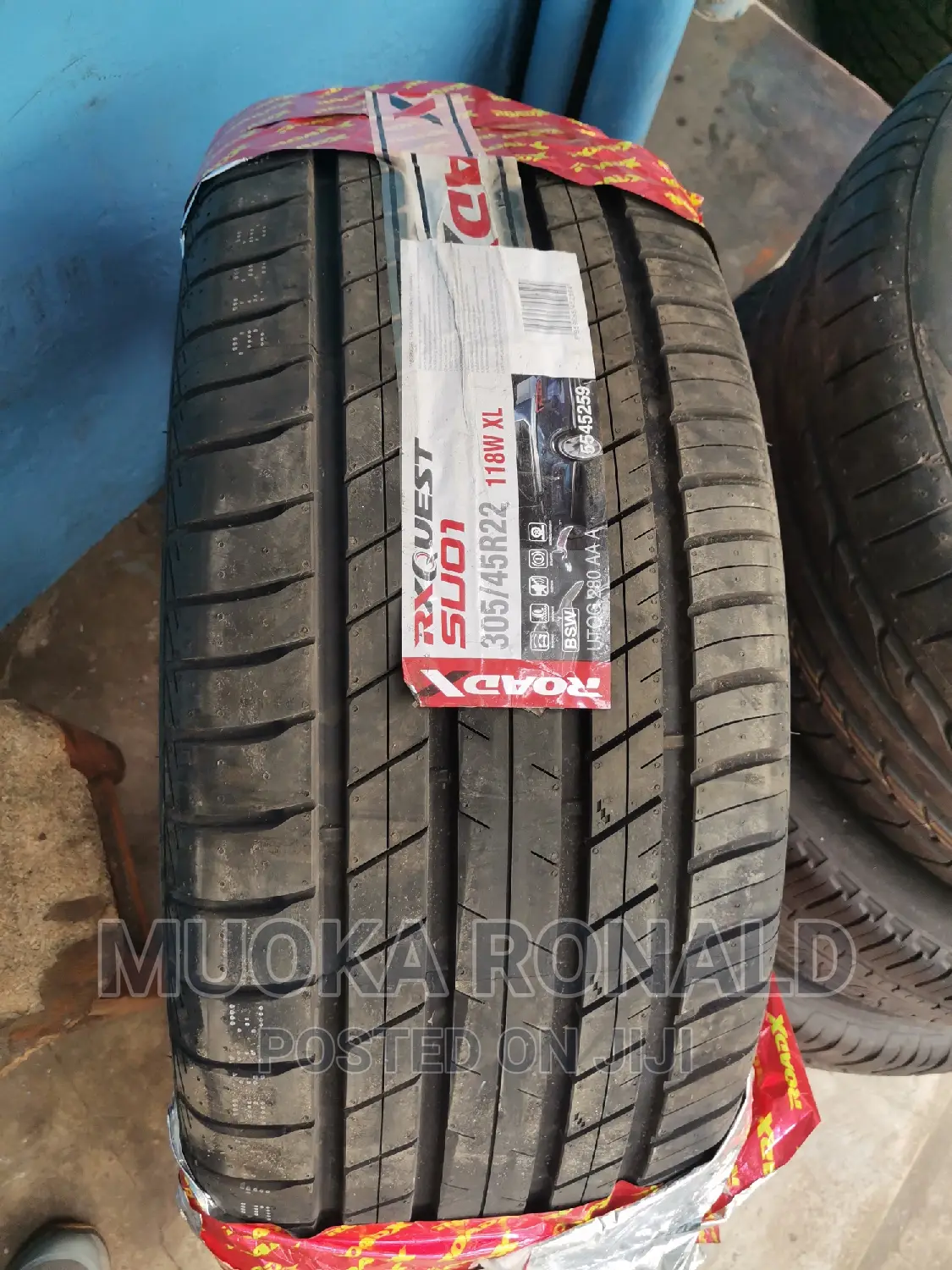 305/40r22 Roadx Tyre