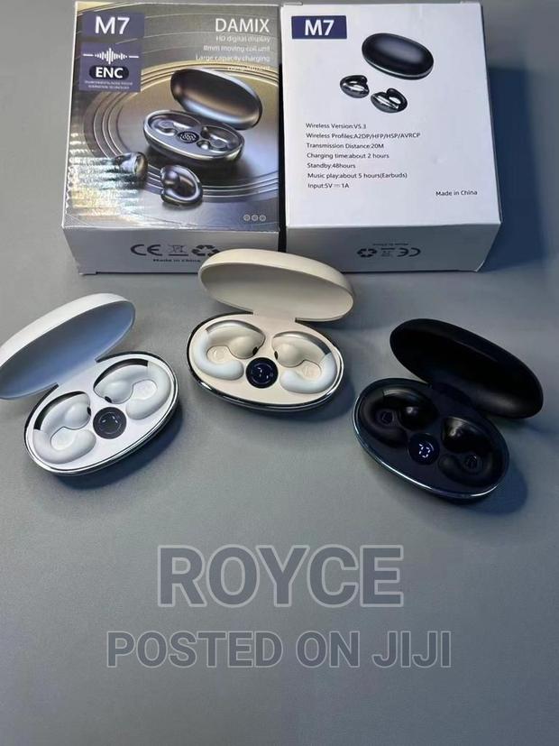 M7 Wireless Earphone - main view