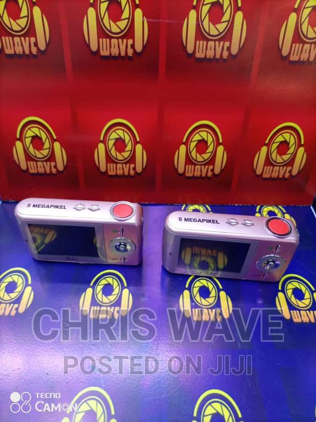 Digital Camera - thumbnail 3