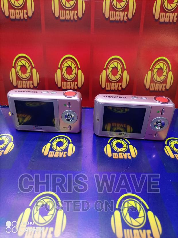 Digital Camera - thumbnail 4